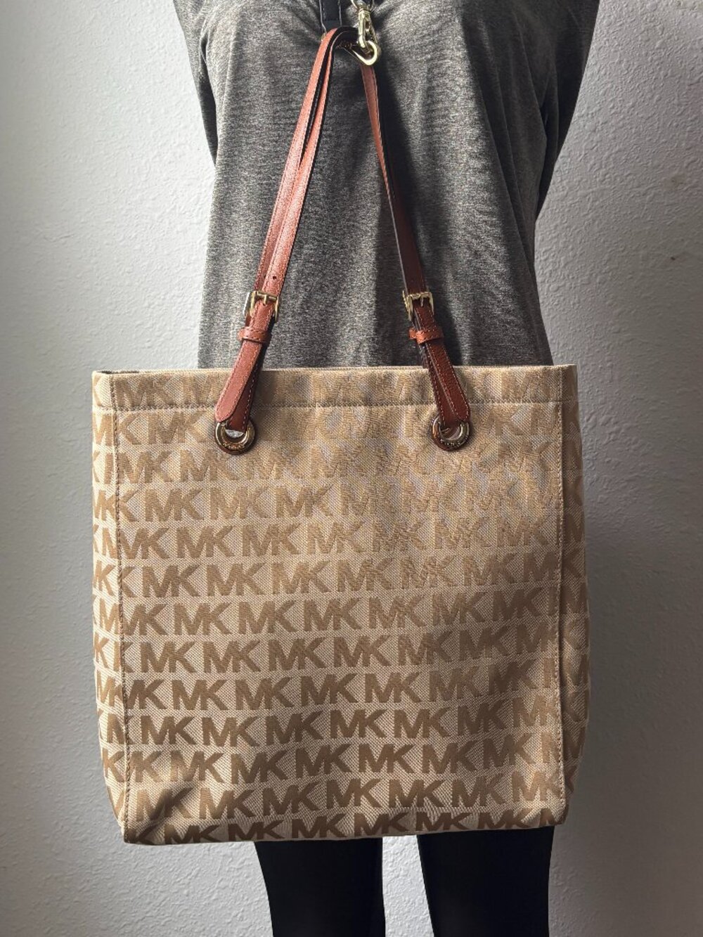 Michael Kors MK Signature Canvas Tote Bag Beige Brown Leather Strap Medium